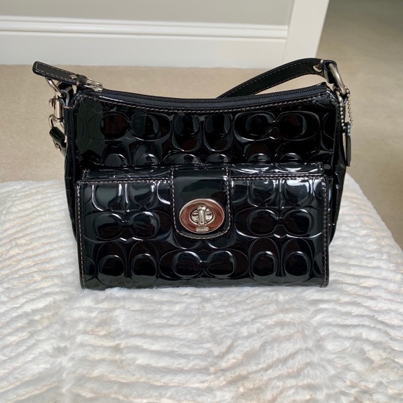 Coach  | Black Patent Embossed Logo CC Wallet - Picture 6 of 8